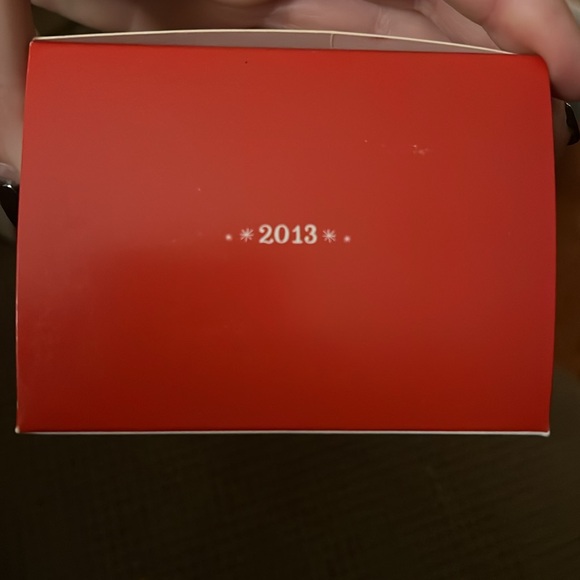 2013 Hallmark KEEPSAKE - Santa's North Pole workshop ornament - Picture 2 of 7